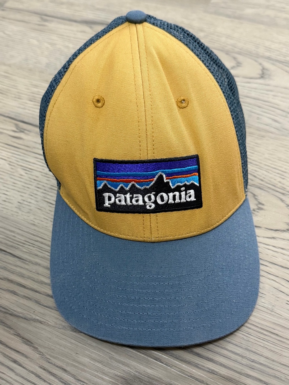 NEW Patagonia P-6 Logo Trucker Hat 'Pufferfish Gold' 38289-PFGD OS NEW RARE